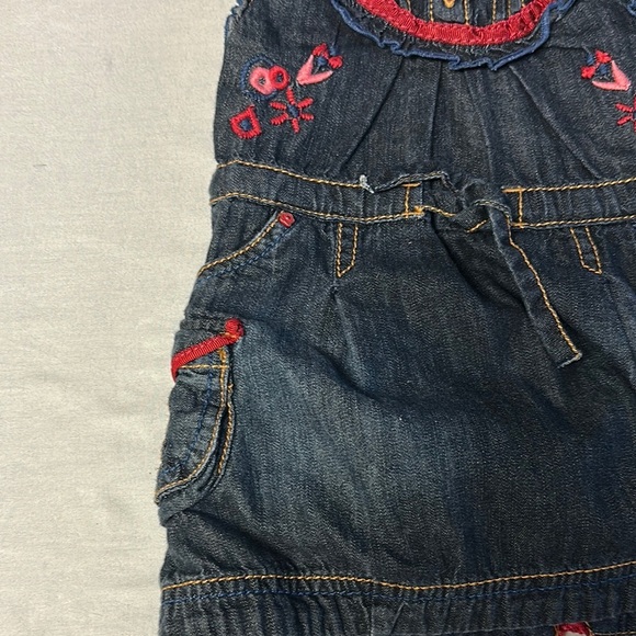 Mexx - LIKE NEW - Charming Denim dress with Red Accents - Picture 6 of 6
